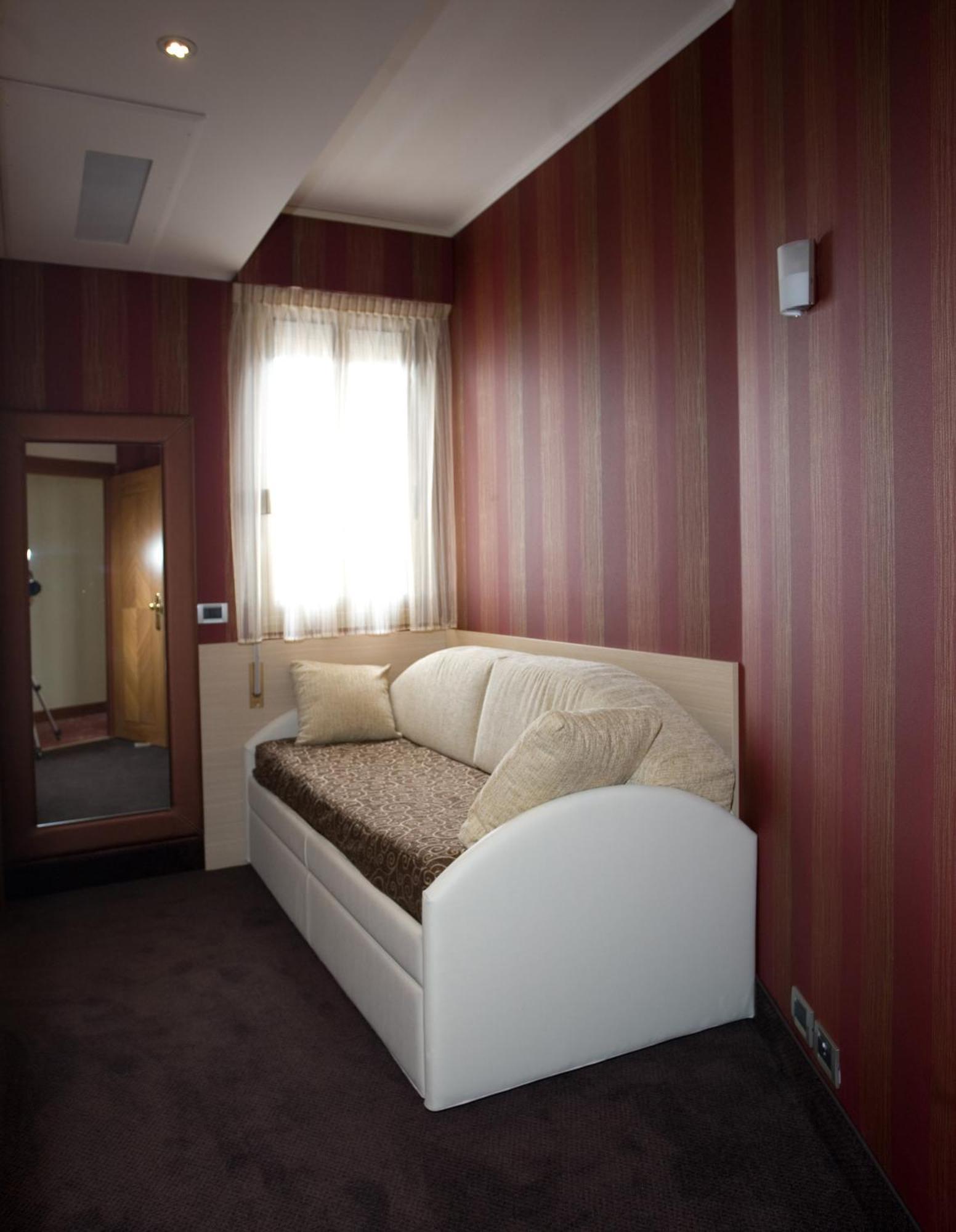 Junior Suite Partial Sea View